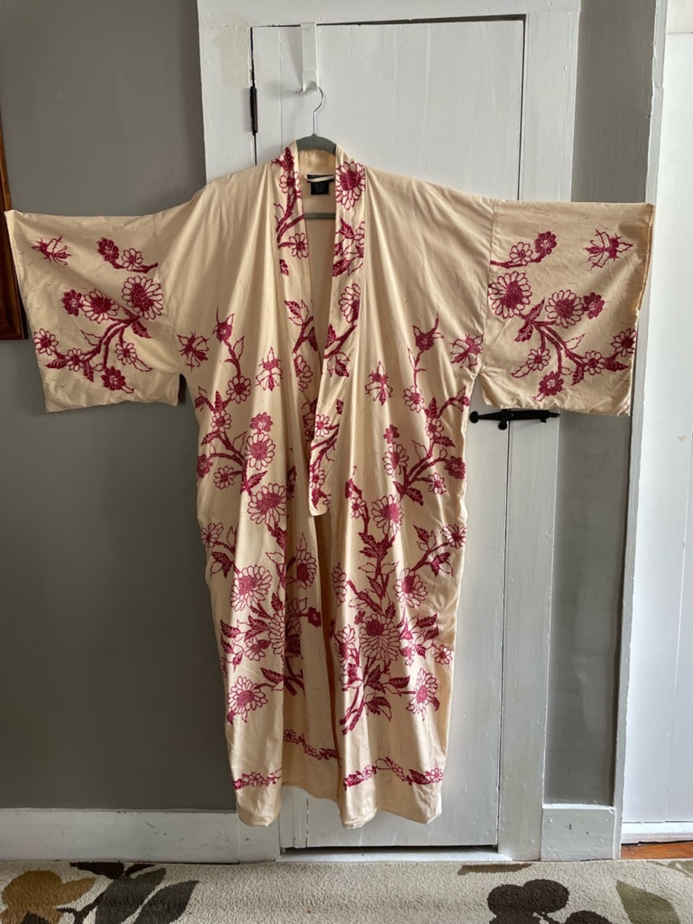 J PETERMAN Vintage Kimono 100% Cotton Handscreened Batik Print Burgundy Floral
